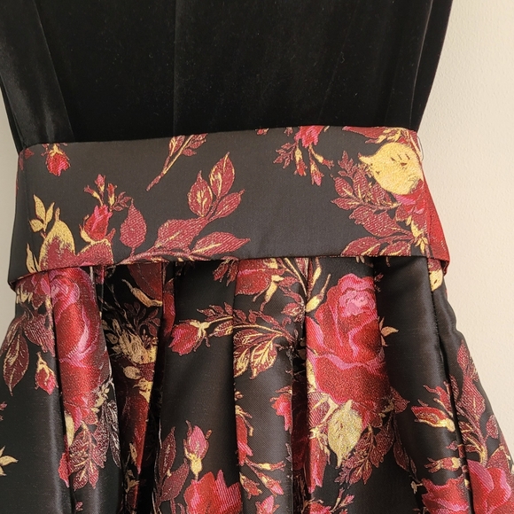 Tahari Party Dress - Picture 6 of 9